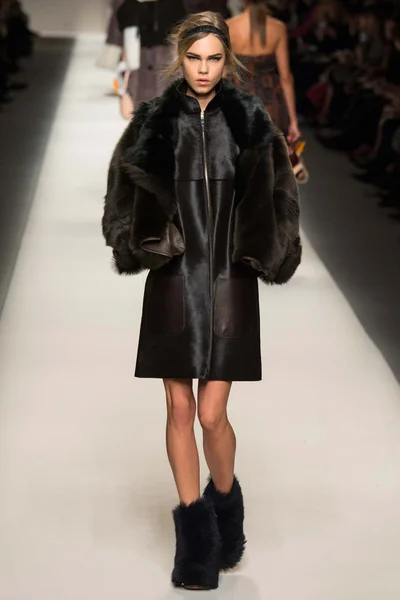Look 43